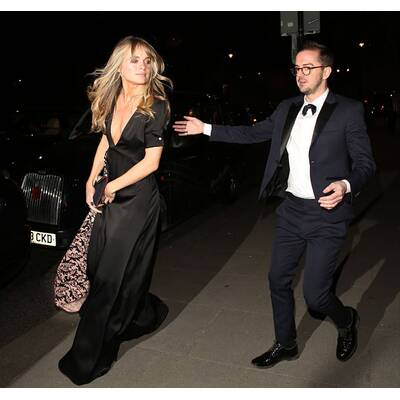 Cressida Bonas zeigt Dekolleté