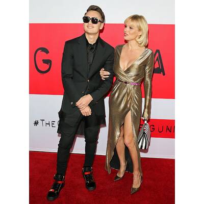 Pamela Anderson: Biedere Frisur, dafür Mega-Dekolleté