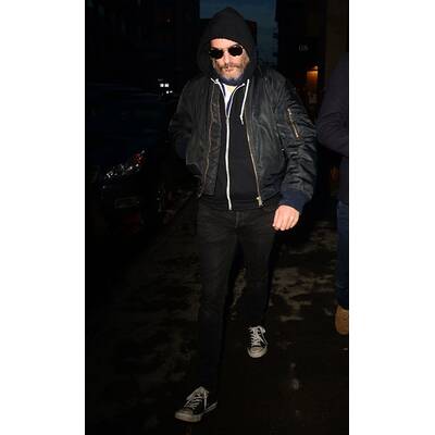 Hawke, Blanchett & Theroux besuchen Mimi O'Donnell