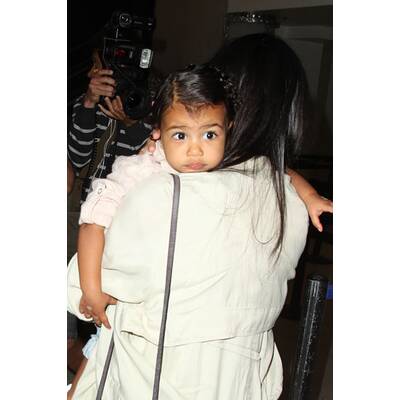 Kim Kardashian mit Familie auf dem Weg nach Armenien