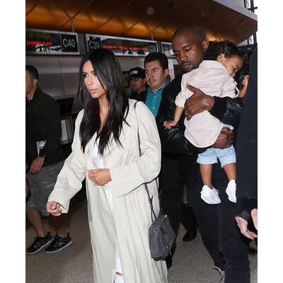 Kim Kardashian mit Familie auf dem Weg nach Armenien