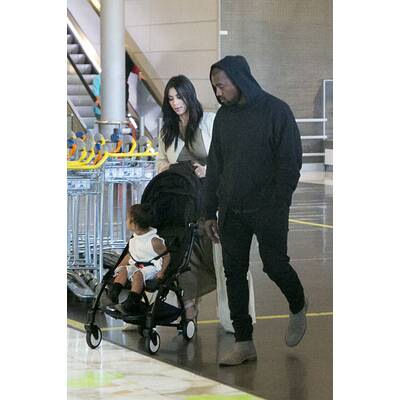 North West hat Spaß am Flughafen