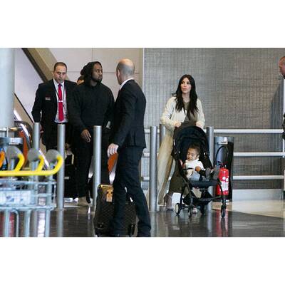 North West hat Spaß am Flughafen