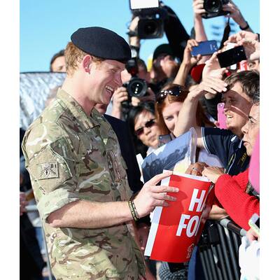 So überschwänglich wird Prinz Harry in Australien verabschiedet