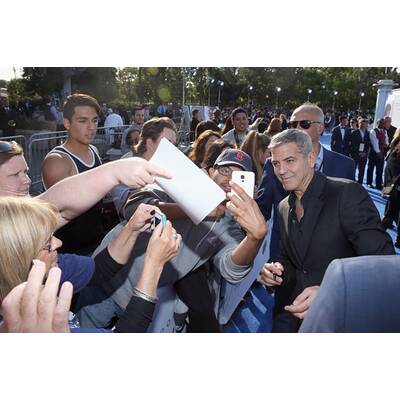 George & Amal Clooney bei Filmpremiere