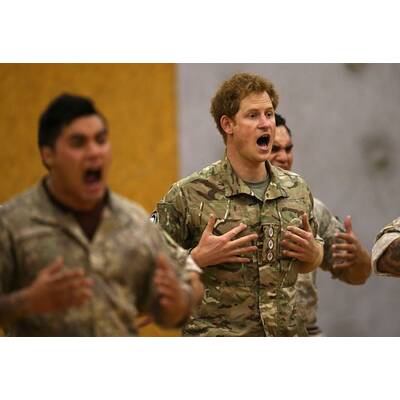 Prinz Harry lernt in Neuseeland Maori-Tanz