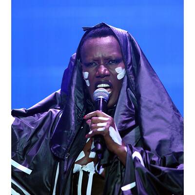 Grace Jones: Nackt-Show mit 67