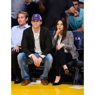 Mila Kunis zeigt bei Basketball-Spiel ihren Verlobungsring