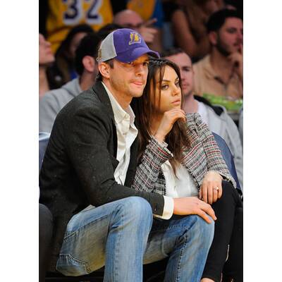 Mila Kunis zeigt bei Basketball-Spiel ihren Verlobungsring