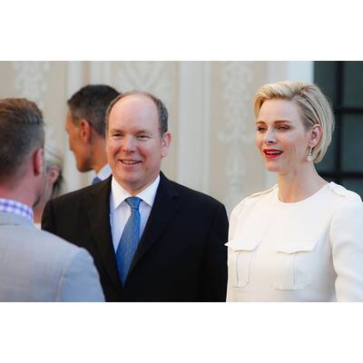 Fürstin Charlène & Albert laden zur Cocktailparty