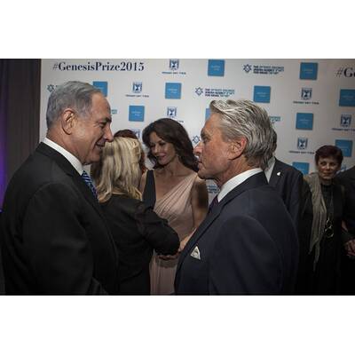 Catherine Zeta-Jones & Michael Douglas mit Kids am roten Teppich