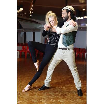 Larissa Marolt betört ihren Tanzpartner Massimo Sinato