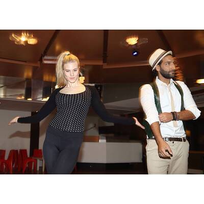 Larissa Marolt betört ihren Tanzpartner Massimo Sinato