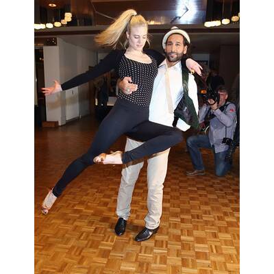 Larissa Marolt betört ihren Tanzpartner Massimo Sinato