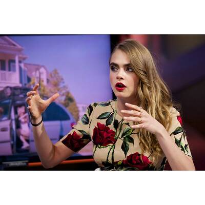 Cara Delevingnes Grimassenshow im spanischen TV