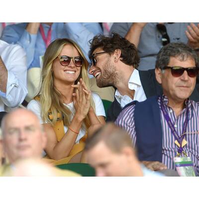 Cressida Bonas turtelt in Wimbledon
