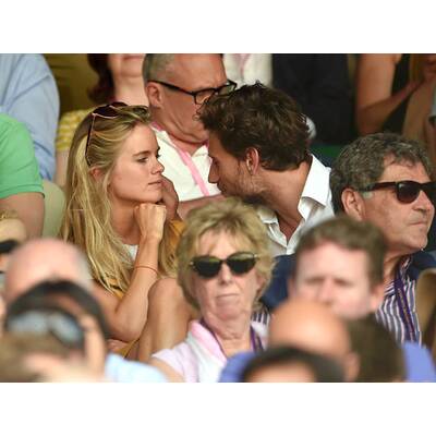 Cressida Bonas turtelt in Wimbledon