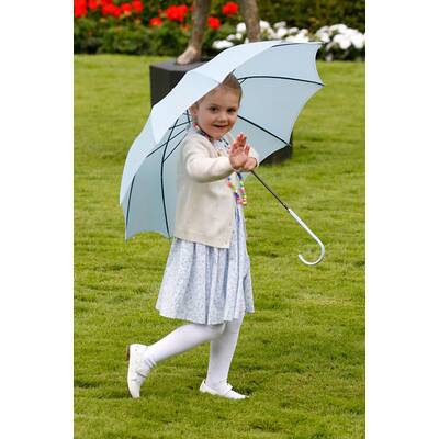 Prinzessin Estelle bezaubert bei Victorias Geburtstag