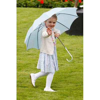 Prinzessin Estelle bezaubert bei Victorias Geburtstag