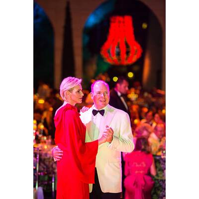 Charlène & Albert: Liebes-Show am Rotkreuzball