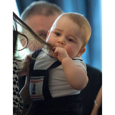 Herzogin Kate mit Baby George in Krabbelgruppe