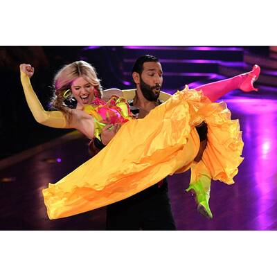 Larissa Marolt betört ihren Tanzpartner Massimo Sinato