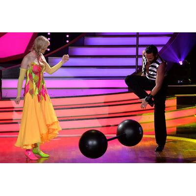 Larissa Marolt betört ihren Tanzpartner Massimo Sinato