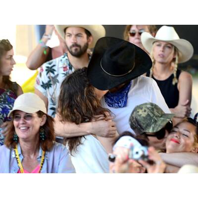 Ashton Kutcher & Mila Kunis verliebt wie nie