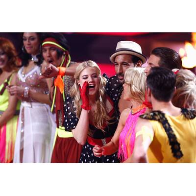 Larissa Marolt betört ihren Tanzpartner Massimo Sinato