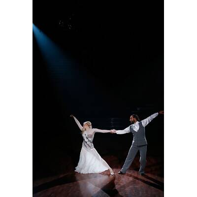 Larissa Marolt betört ihren Tanzpartner Massimo Sinato