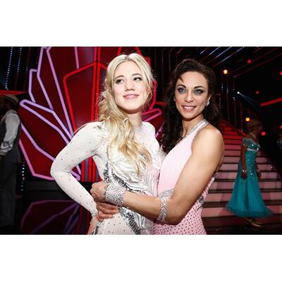 Larissa Marolt betört ihren Tanzpartner Massimo Sinato