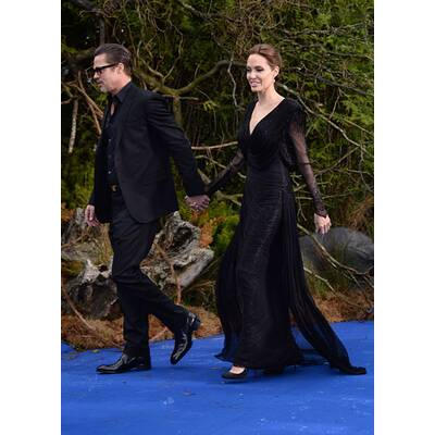 Angelina Jolie & Brad Pitt mit Sohn Maddox als Ehrengast