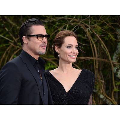 Angelina Jolie & Brad Pitt mit Sohn Maddox als Ehrengast