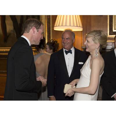 Prinz William feiert bei Gala-Dinner mit den Stars