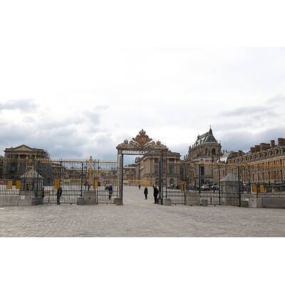 Kim Kardashians Ankunft in Versailles zum Auftakt der Hochzeit