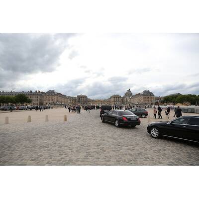 Kim Kardashians Ankunft in Versailles zum Auftakt der Hochzeit