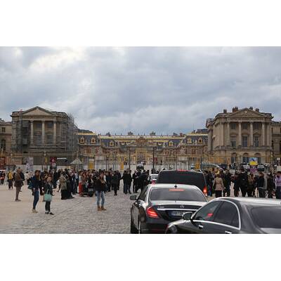 Kim Kardashians Ankunft in Versailles zum Auftakt der Hochzeit