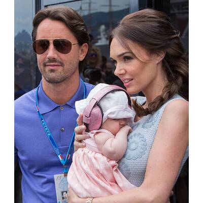Tamara Ecclestone mit Tochter Sophia in der Boxengasse