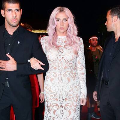 Stars und glamouröse Kostüme am Life Ball