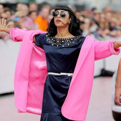 Stars und glamouröse Kostüme am Life Ball