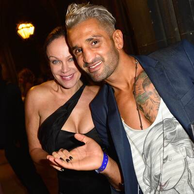 Stars und glamouröse Kostüme am Life Ball