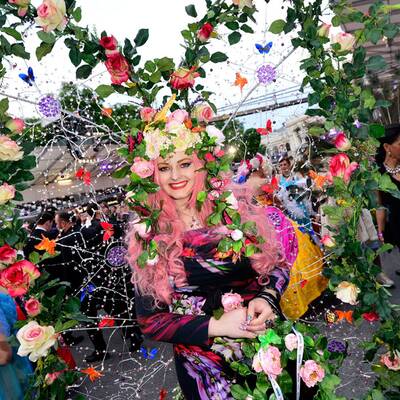 Stars und glamouröse Kostüme am Life Ball