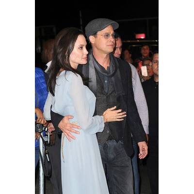 Brad Pitt & Angelina Jolie: Verknallt bei Filmvorführung