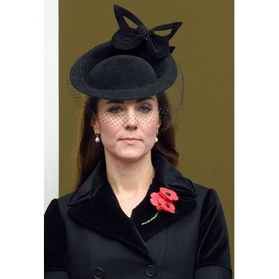 Königin Máxima besucht Kate am Remembrance Day