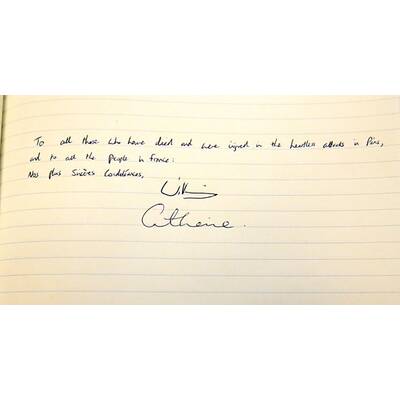 Herzogin Kate & Prinz William tragen sich ins Kondolenzbuch ein