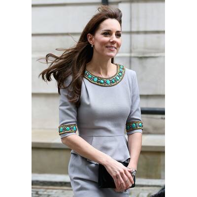 Herzogin Kate kämpft mit dem Wind