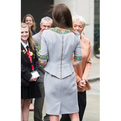 Herzogin Kate kämpft mit dem Wind