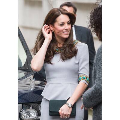 Herzogin Kate kämpft mit dem Wind