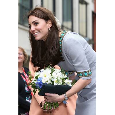 Herzogin Kate kämpft mit dem Wind