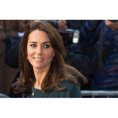 Herzogin Kate tauscht Tiara gegen Anzug